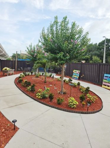 Twin Creeks Assisted Living Riverview Florida courtyard